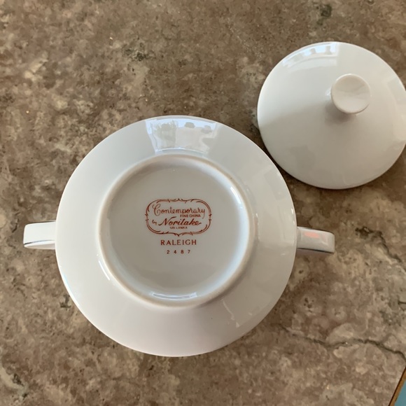 Noritake Raleigh Lidded Sugar Bowl - Picture 4 of 6